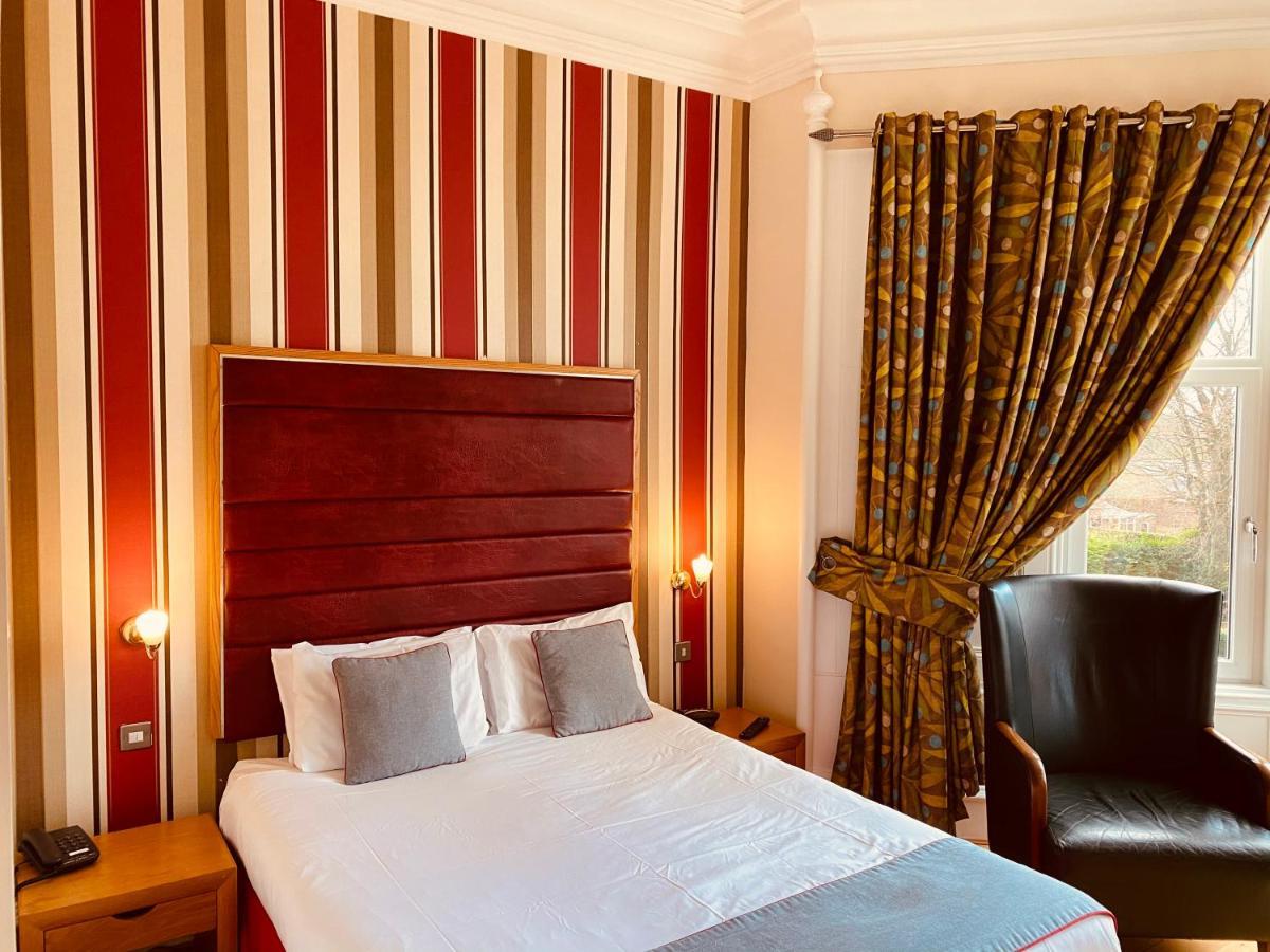 The Redstones Hotel & Restaurant East Kilbride Extérieur photo