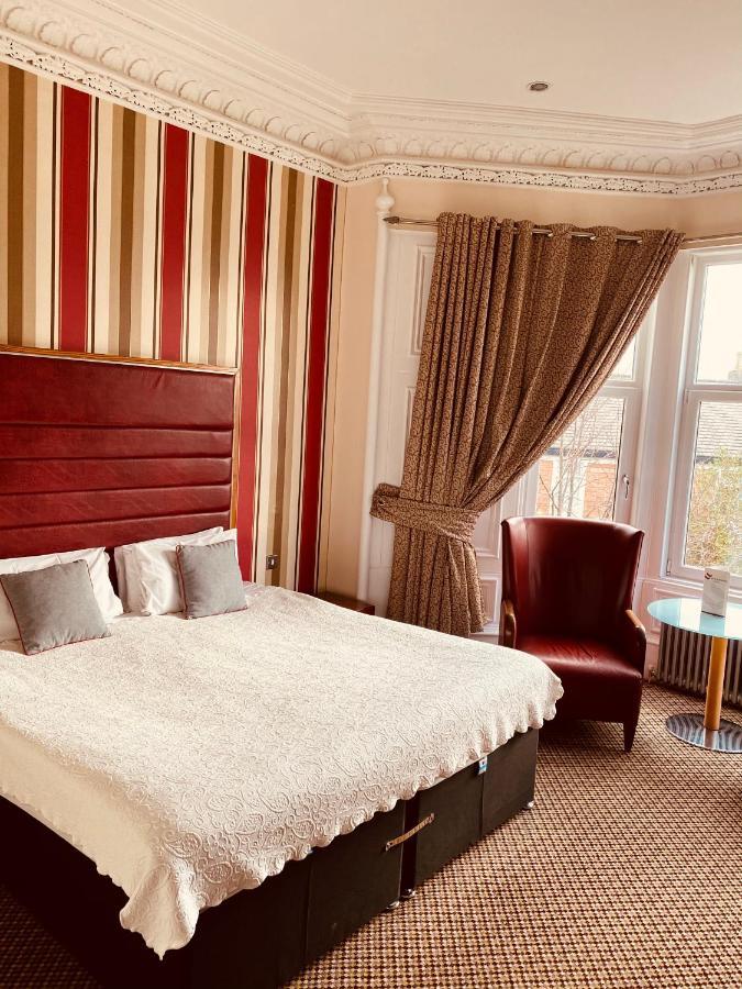 The Redstones Hotel & Restaurant East Kilbride Extérieur photo