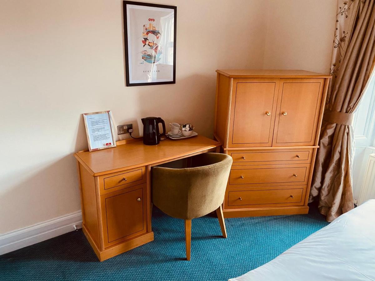 The Redstones Hotel & Restaurant East Kilbride Extérieur photo